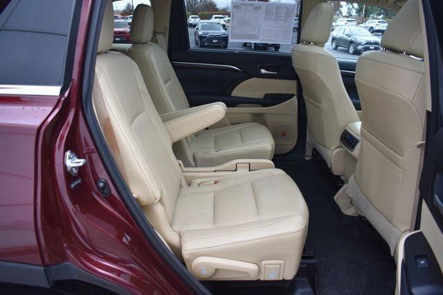 used 2014 Toyota Highlander car, priced at $17,788