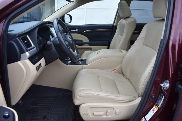 used 2014 Toyota Highlander car, priced at $17,788