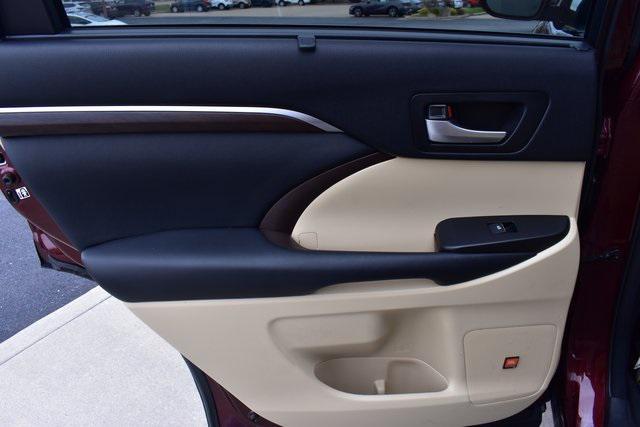 used 2014 Toyota Highlander car, priced at $17,788