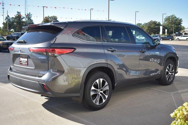 used 2021 Toyota Highlander Hybrid car, priced at $32,576