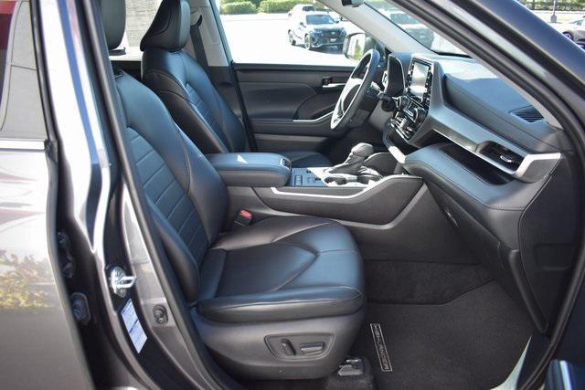 used 2021 Toyota Highlander Hybrid car, priced at $32,576