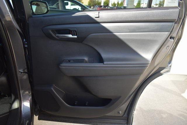 used 2021 Toyota Highlander Hybrid car, priced at $32,576