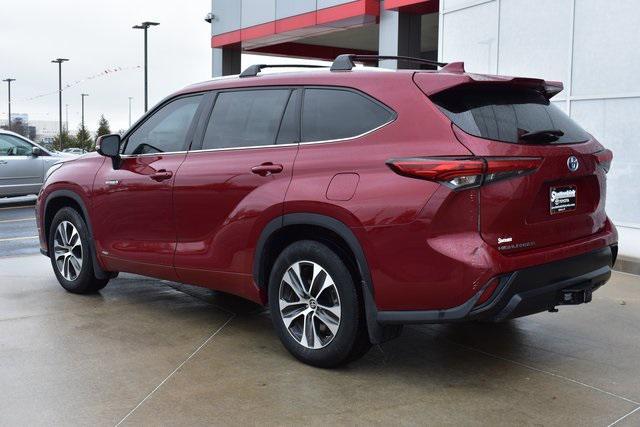 used 2020 Toyota Highlander Hybrid car, priced at $32,922