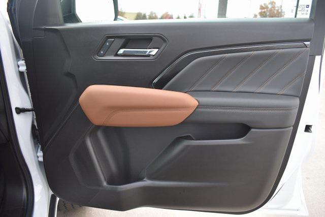 used 2024 GMC Canyon car, priced at $43,946