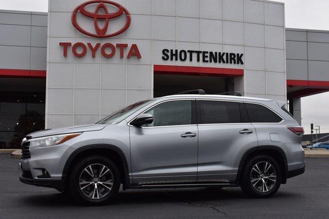 used 2016 Toyota Highlander car, priced at $17,846