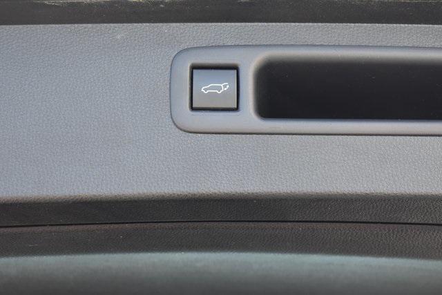 used 2021 Toyota Highlander car, priced at $30,197