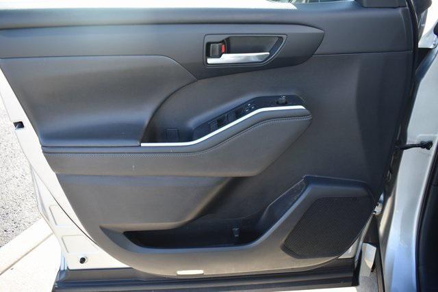 used 2021 Toyota Highlander car, priced at $30,197