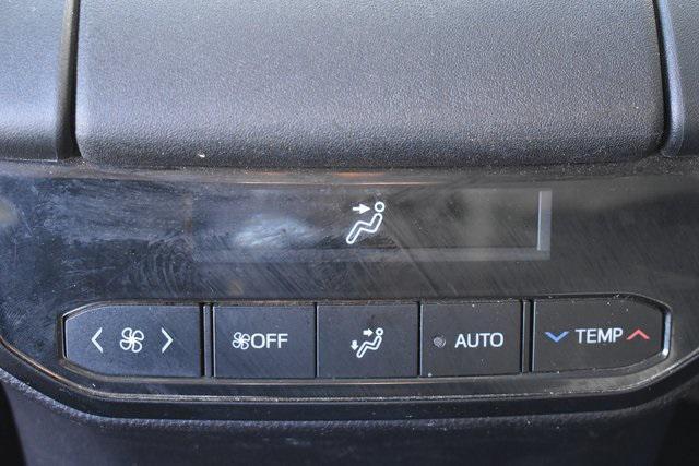 used 2021 Toyota Highlander car, priced at $30,197