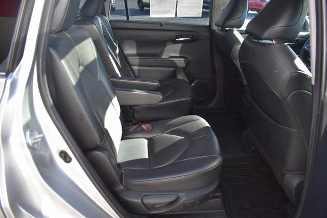 used 2021 Toyota Highlander car, priced at $30,197