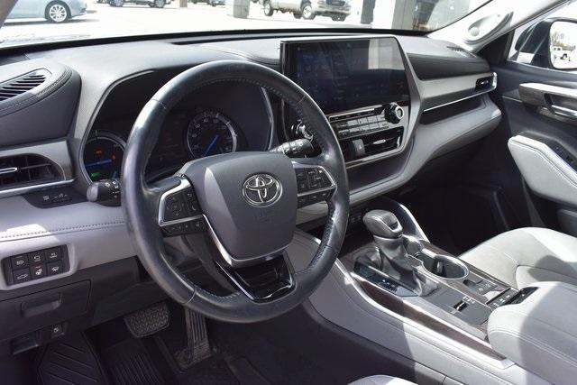 used 2021 Toyota Highlander Hybrid car, priced at $40,685