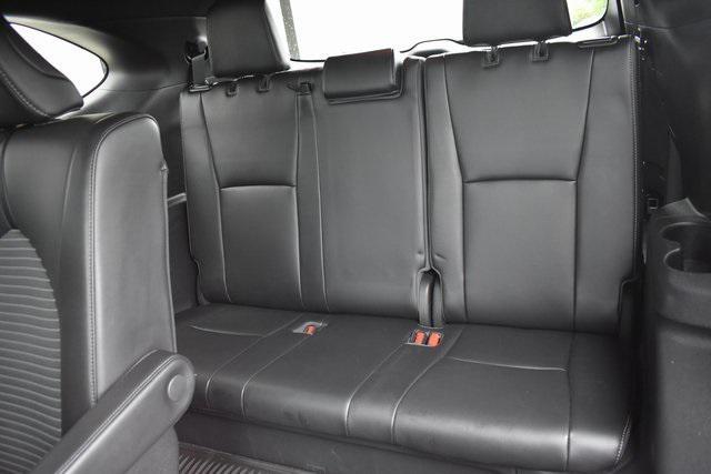 used 2021 Toyota Highlander car, priced at $33,272