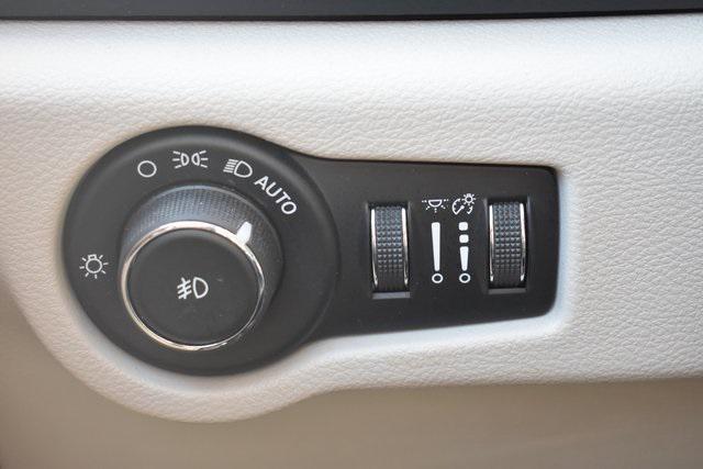 used 2018 Chrysler Pacifica car, priced at $10,523