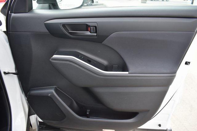 used 2023 Toyota Highlander car, priced at $34,221