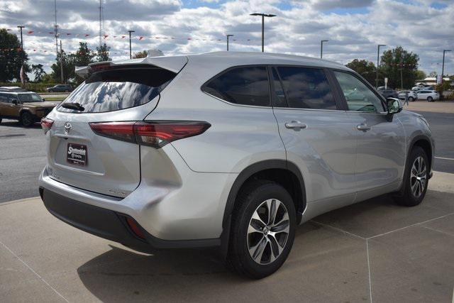 used 2024 Toyota Highlander car, priced at $40,557