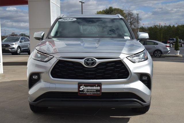 used 2024 Toyota Highlander car, priced at $40,557