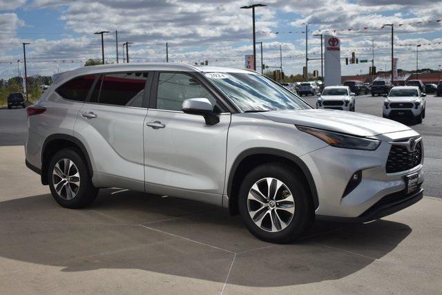 used 2024 Toyota Highlander car, priced at $40,557