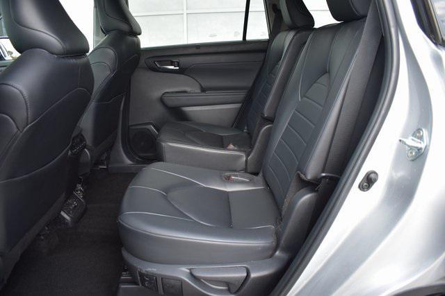 used 2024 Toyota Highlander car, priced at $40,557