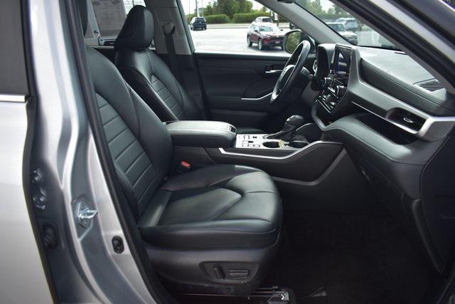 used 2024 Toyota Highlander car, priced at $40,557