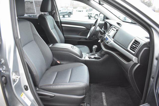 used 2015 Toyota Highlander car, priced at $19,522