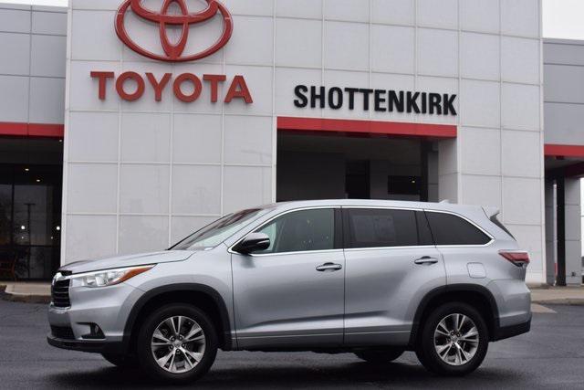 used 2015 Toyota Highlander car, priced at $19,522