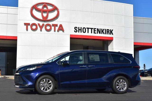 used 2022 Toyota Sienna car, priced at $38,704