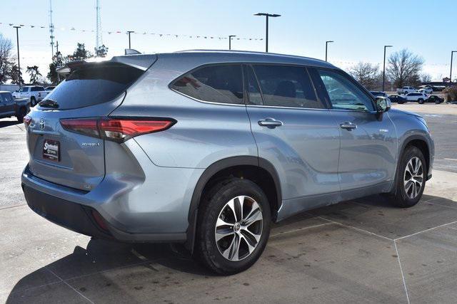 used 2021 Toyota Highlander Hybrid car, priced at $33,522