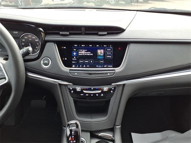 used 2025 Cadillac XT5 car, priced at $41,490