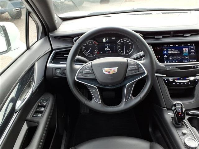 used 2025 Cadillac XT5 car, priced at $41,490