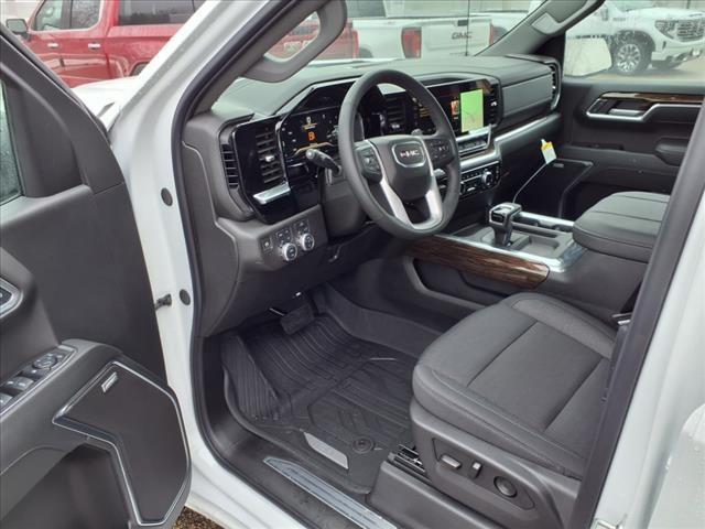 new 2025 GMC Sierra 1500 car, priced at $53,940