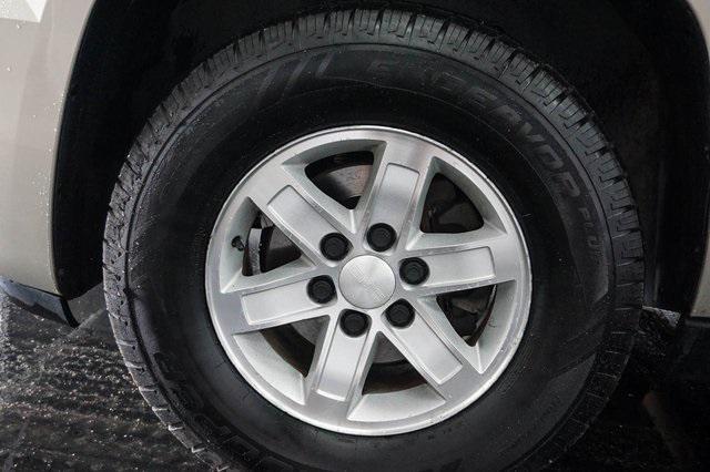 used 2009 GMC Yukon XL car, priced at $7,000
