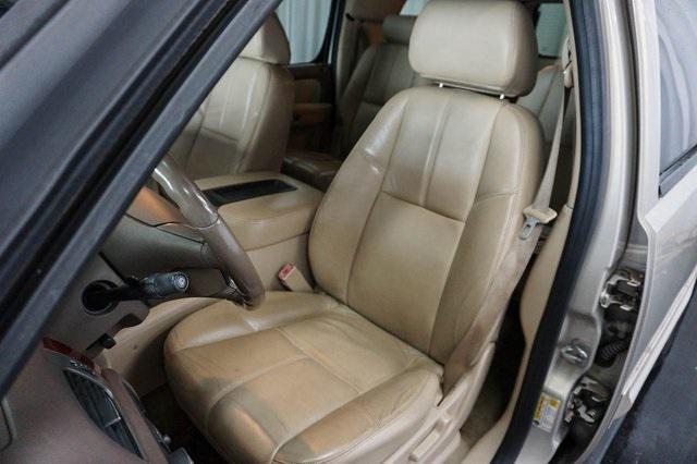 used 2009 GMC Yukon XL car, priced at $7,000