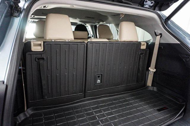 used 2022 Toyota Highlander car, priced at $34,000