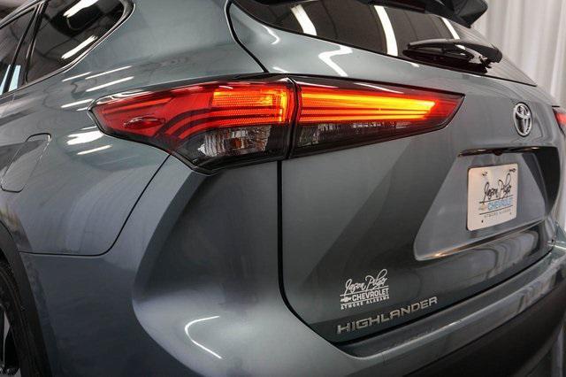 used 2022 Toyota Highlander car, priced at $34,000