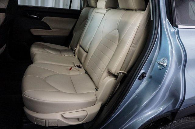 used 2022 Toyota Highlander car, priced at $34,000