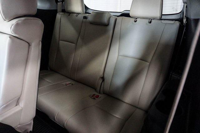 used 2022 Toyota Highlander car, priced at $34,000