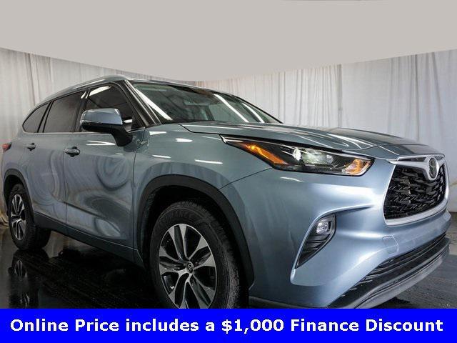 used 2022 Toyota Highlander car, priced at $34,000