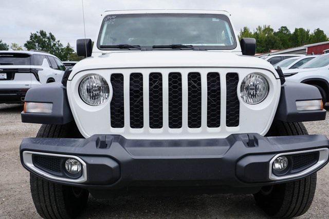 used 2023 Jeep Gladiator car, priced at $27,011
