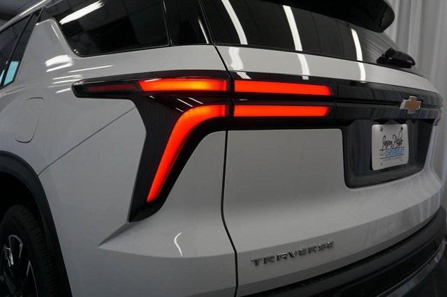 new 2025 Chevrolet Traverse car, priced at $45,235