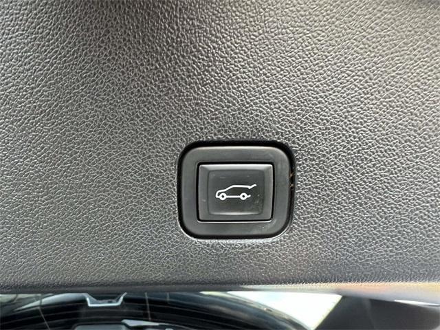 used 2023 Cadillac XT6 car, priced at $37,963