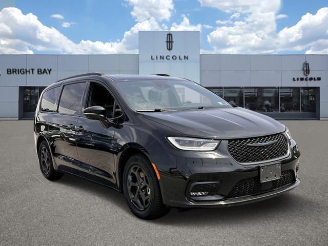 used 2021 Chrysler Pacifica Hybrid car, priced at $25,680