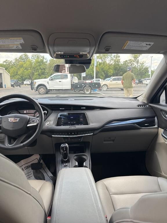 used 2022 Cadillac XT4 car, priced at $22,900