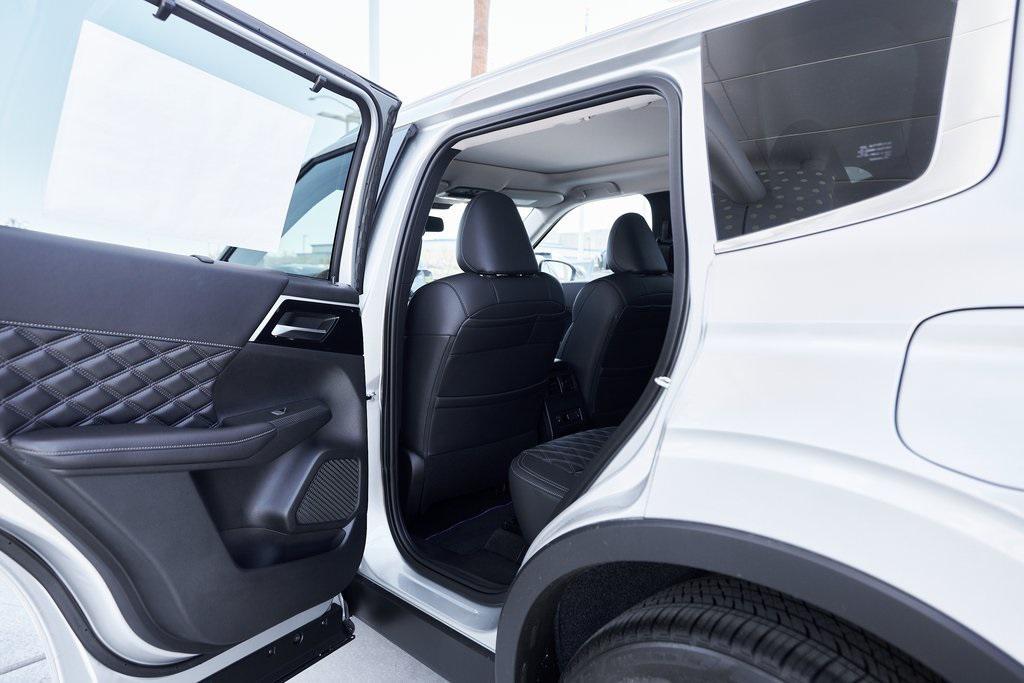 new 2025 Mitsubishi Outlander PHEV car, priced at $45,338