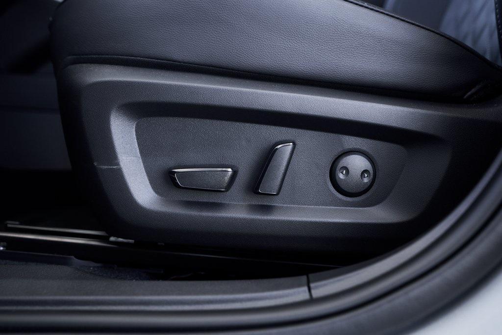 new 2025 Mitsubishi Outlander PHEV car, priced at $45,338