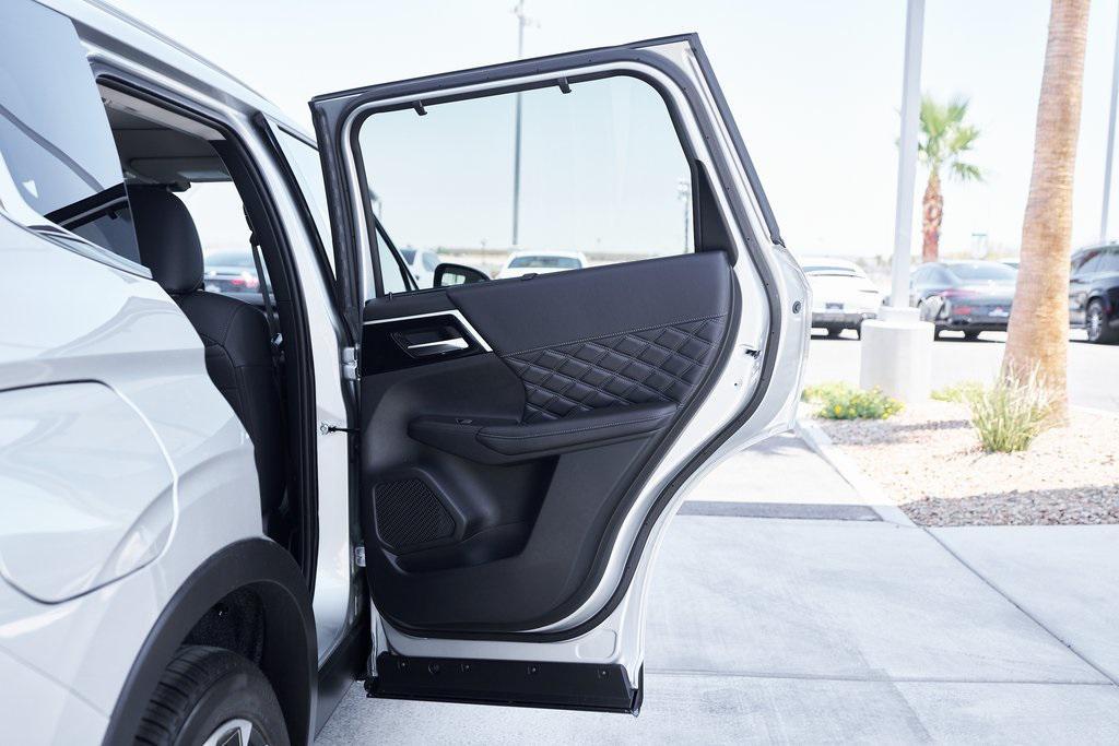 new 2025 Mitsubishi Outlander PHEV car, priced at $45,338