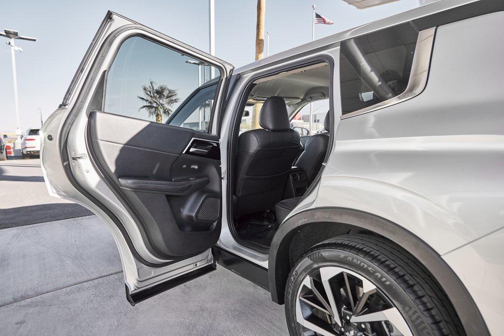 used 2023 Mitsubishi Outlander car, priced at $22,200