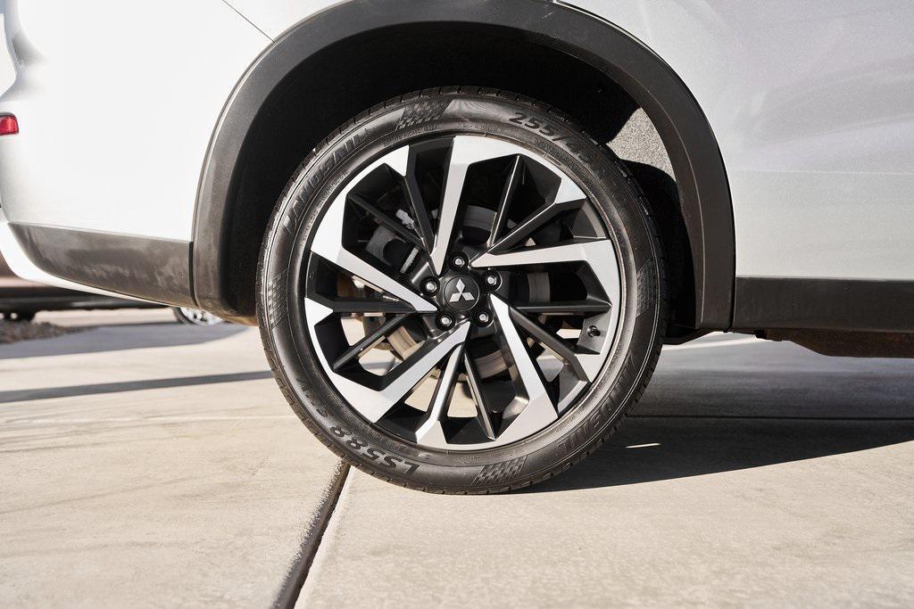 used 2023 Mitsubishi Outlander car, priced at $22,200