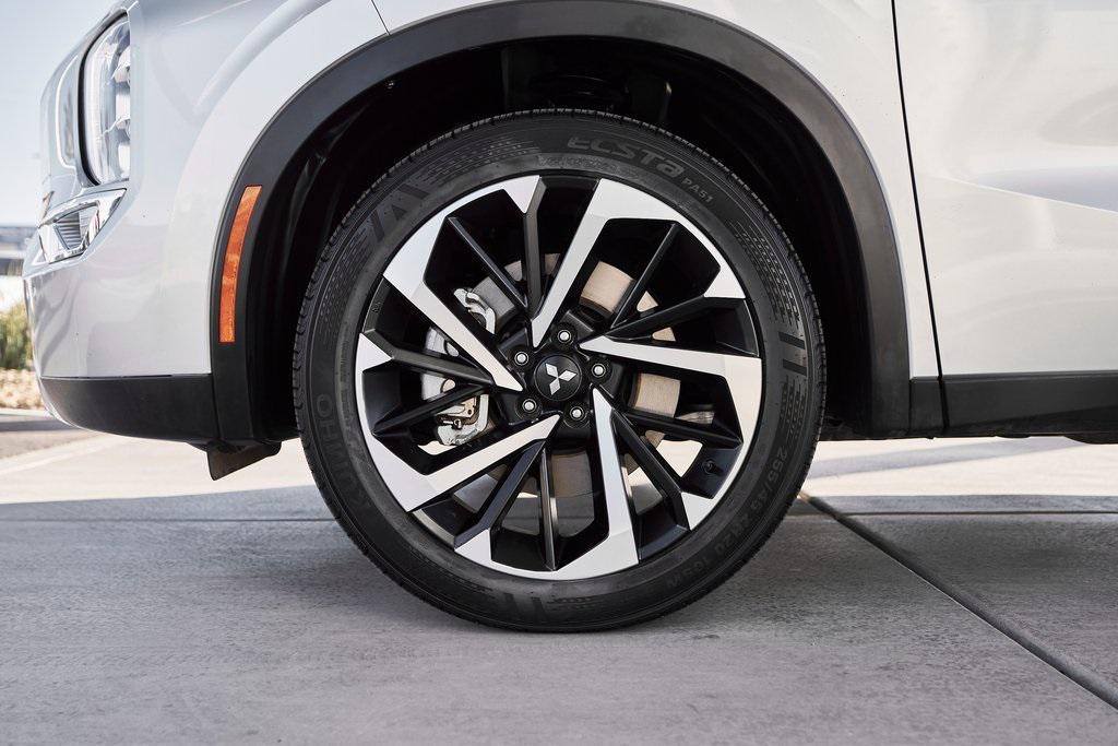 used 2023 Mitsubishi Outlander car, priced at $22,200