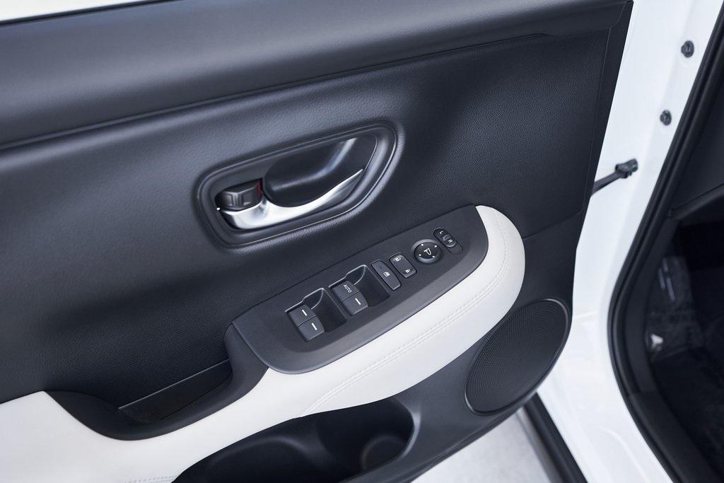 used 2025 Honda HR-V car, priced at $24,200