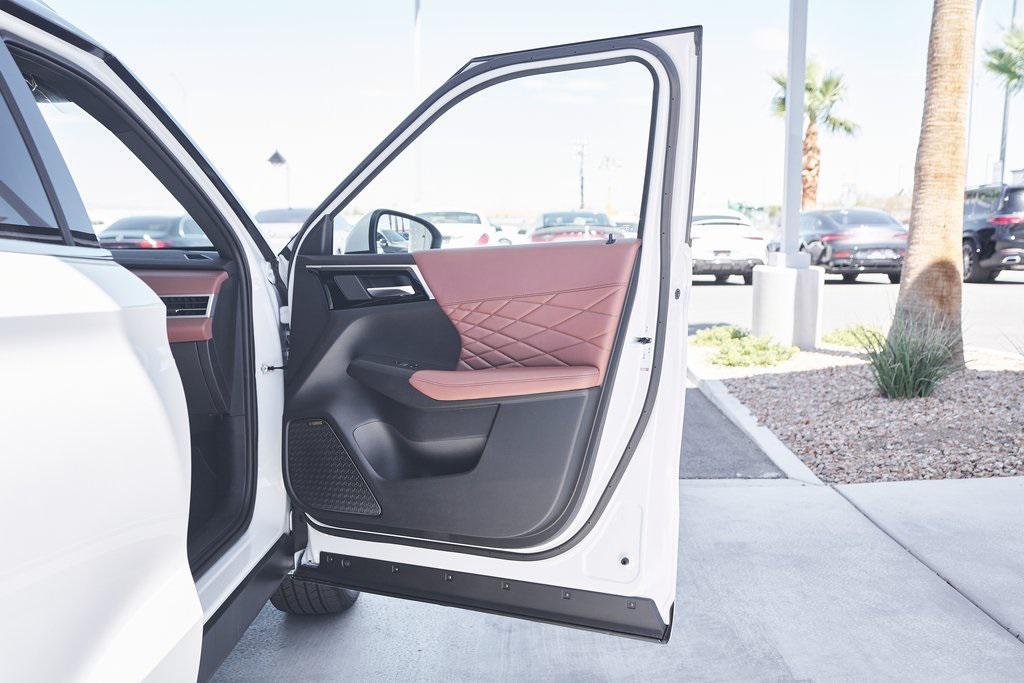 new 2025 Mitsubishi Outlander car, priced at $41,412