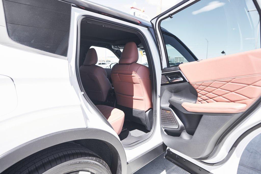 new 2025 Mitsubishi Outlander car, priced at $41,412